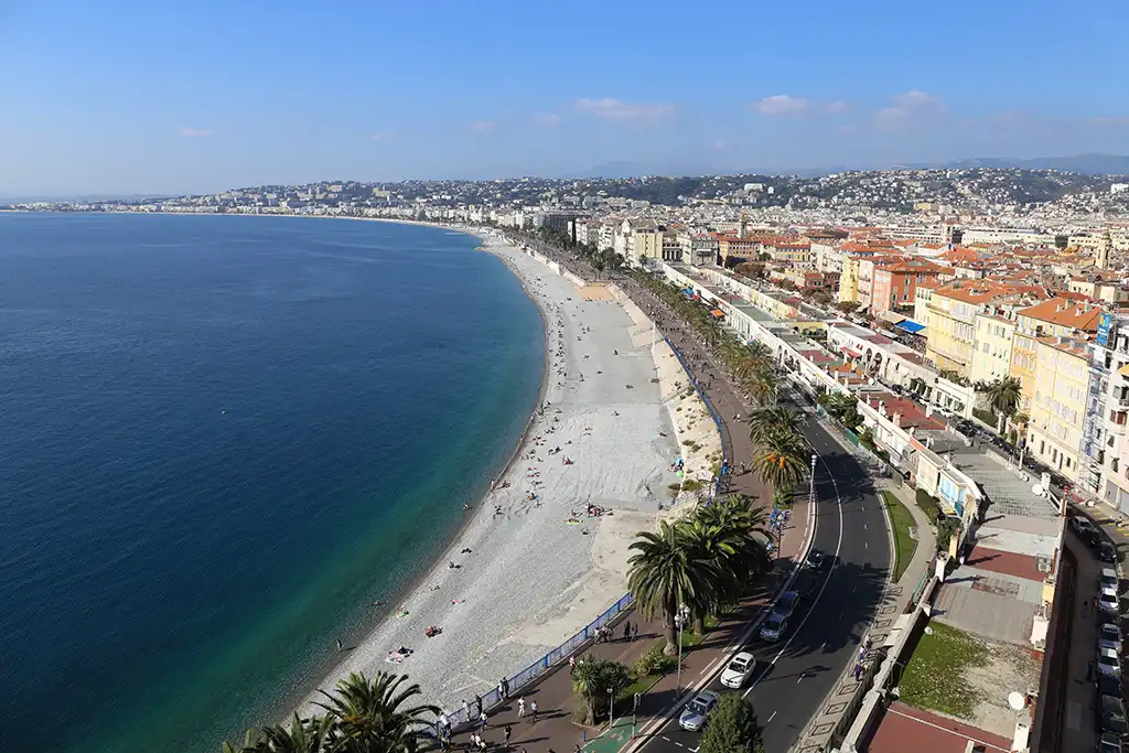 Refus d'obtempérer à Nice : un gendarme blessé, quatre véhicules percutés