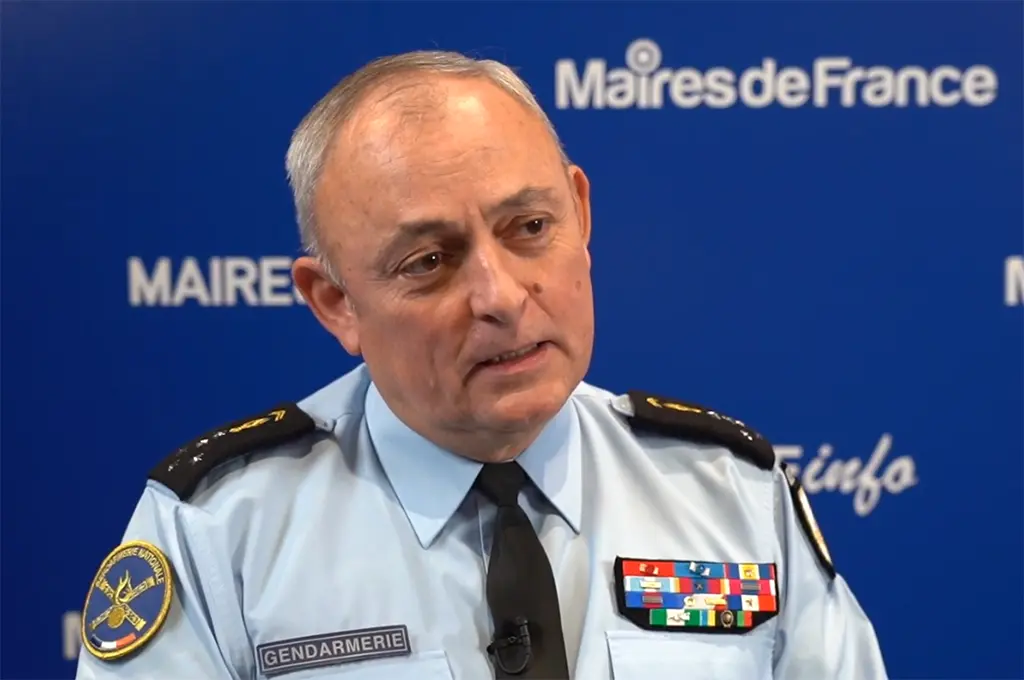 Le patron de la gendarmerie évoque «la possibilité d'un conflit armé» en France