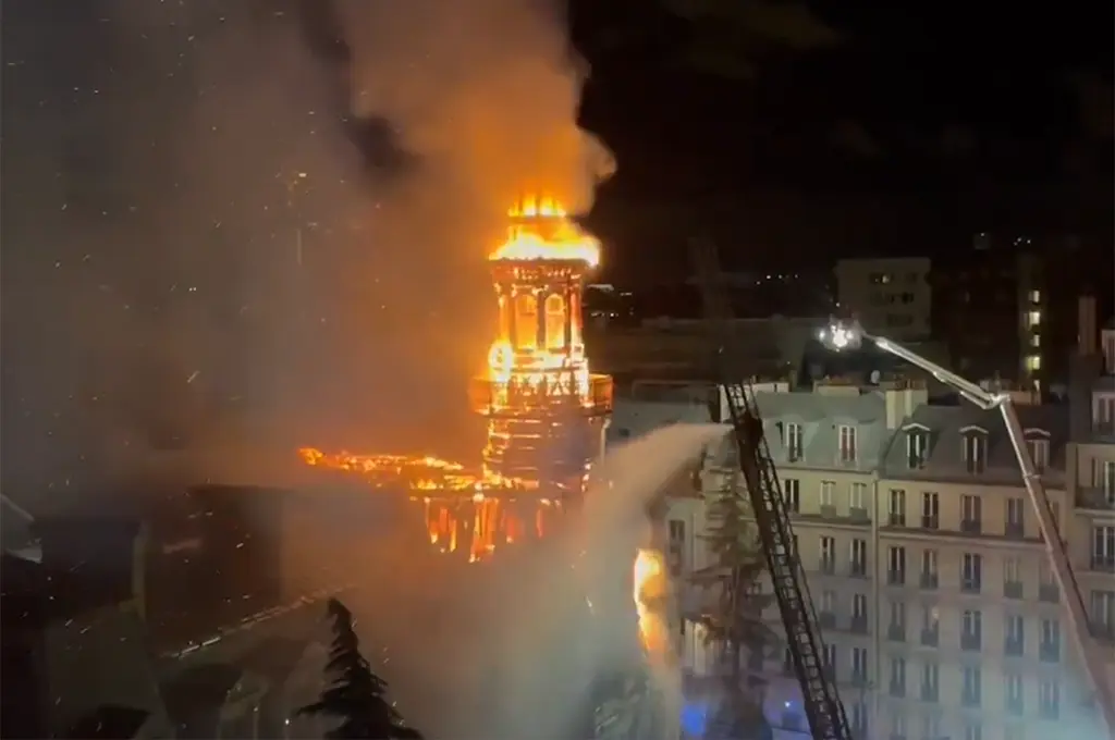 Paris : Ce que l’on sait du spectaculaire incendie qui a touché la mairie du XIIe arrondissement