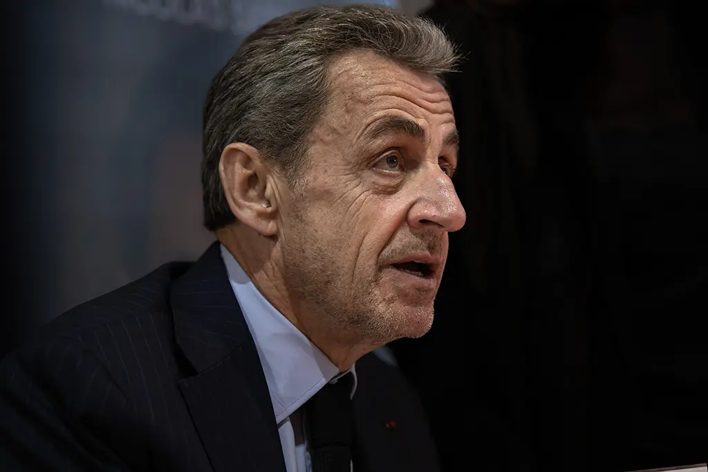 Affaire des écoutes : le bracelet électronique de Nicolas Sarkozy retiré