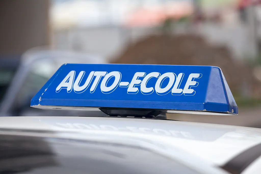 Clichy : Une monitrice d’auto-école contrôlée à 132 km/h et positive au cannabis