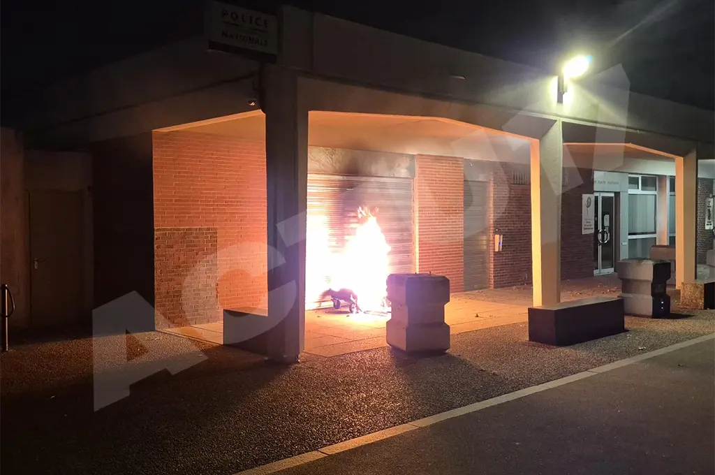 Poitiers : Policiers agressés et tentative d'incendie d'un poste de police en marge des festivités pour le PSG