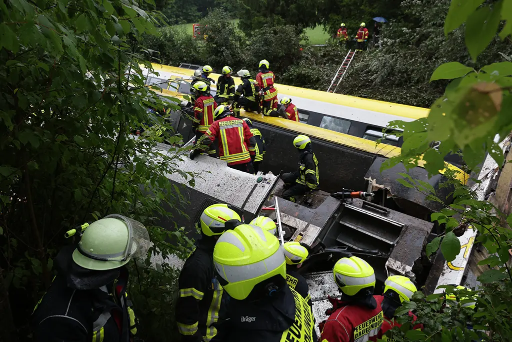 Allemagne : Au moins trois morts et 34 blessés après le déraillement d'un train régional