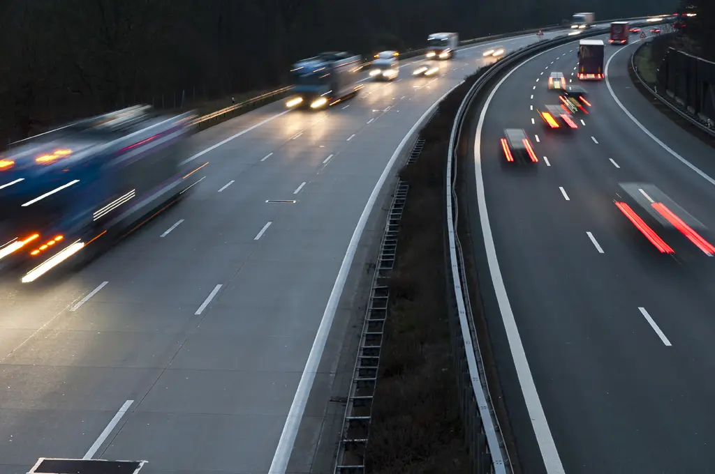 Une femme et un enfant de 3 ans meurent percutés sur l'A83 après un accident au Bignon