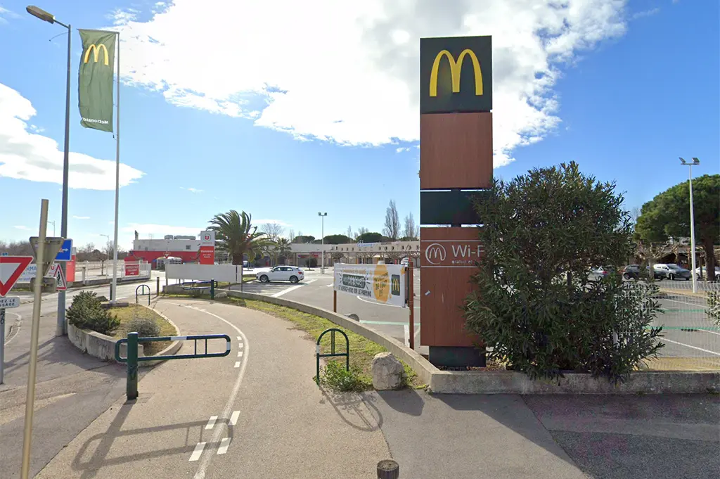 Grau-du-Roi : Un jeune homme de 19 ans poignardé à mort sur le parking du McDonald's