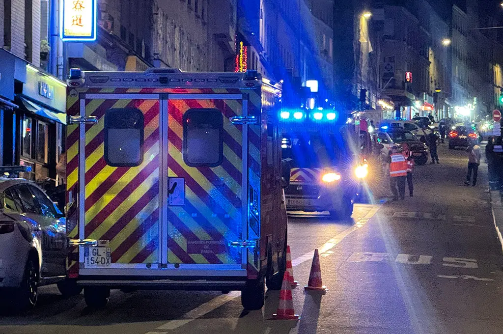 Paris : Une automobiliste percute la terrasse d'un restaurant à Belleville, des blessés légers