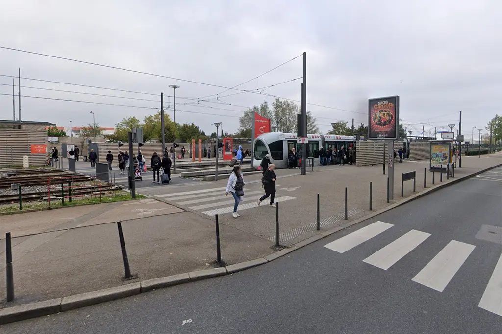 Vaulx-en-Velin : Deux femmes poignardées en pleine rue, l'agresseur rattrapé et roué de coups par des témoins