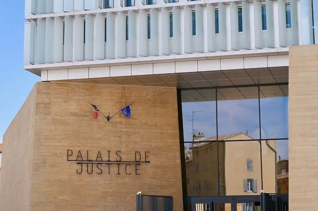 Un ex-policier de la brigade des mineurs de Marseille jugé pour viol d'enfants et pédopornographie