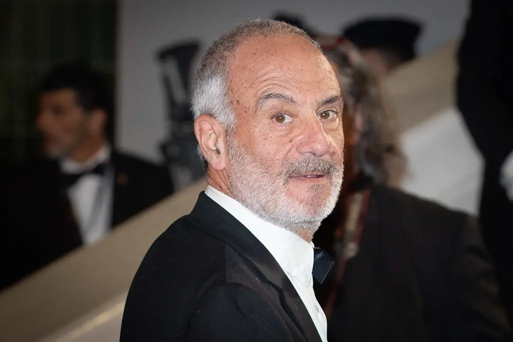 Le psychanalyste Gérard Miller mis en examen pour viols et agressions sexuelles sur six femmes