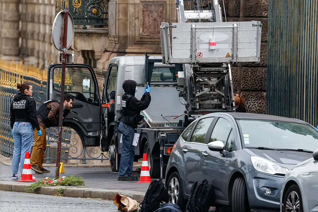 Ce que l'on sait de l’enquête sur le spectaculaire cambriolage du Louvre