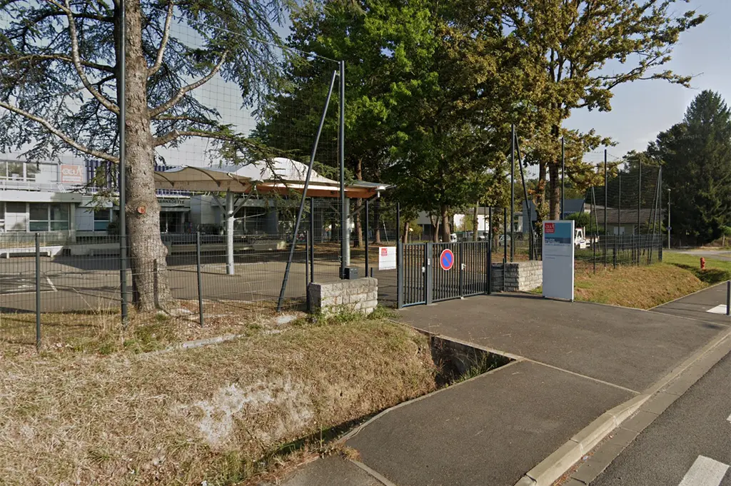 Pau : Un adolescent de 13 ans mis en examen pour viol et violences avec arme dans son établissement