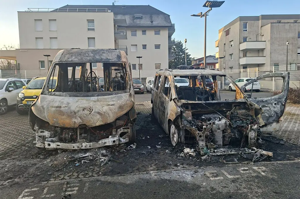 Chambéry : Deux véhicules de l'administration pénitentiaire incendiés sur le parking de la maison d'arrêt