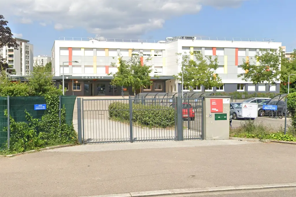 Métropole de Lyon : Une collégienne rouée de coups à la sortie des cours dans une agression filmée