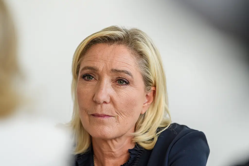 Assistants parlementaires du FN : le parquet requiert quatre ans de prison et cinq ans d'inéligibilité contre Marine Le Pen en appel