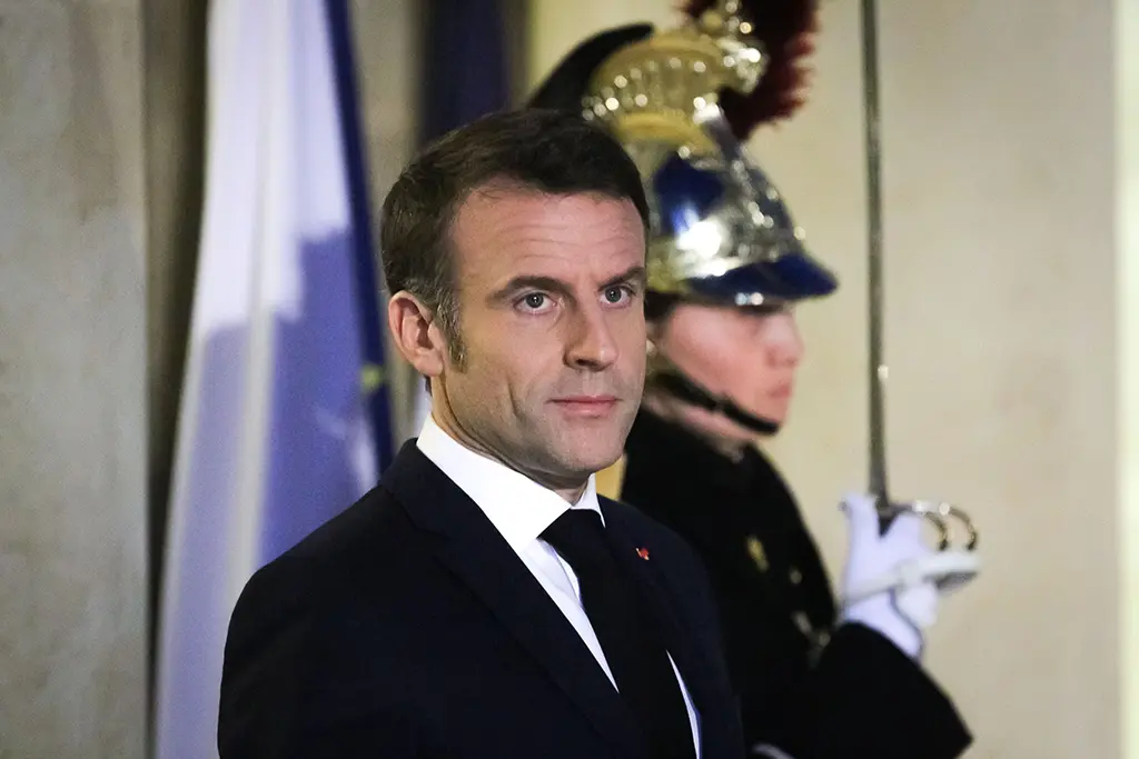 Frappes sur l'Iran : Emmanuel Macron convoque un conseil de défense à 18h, l'ONU se réunit à 22h