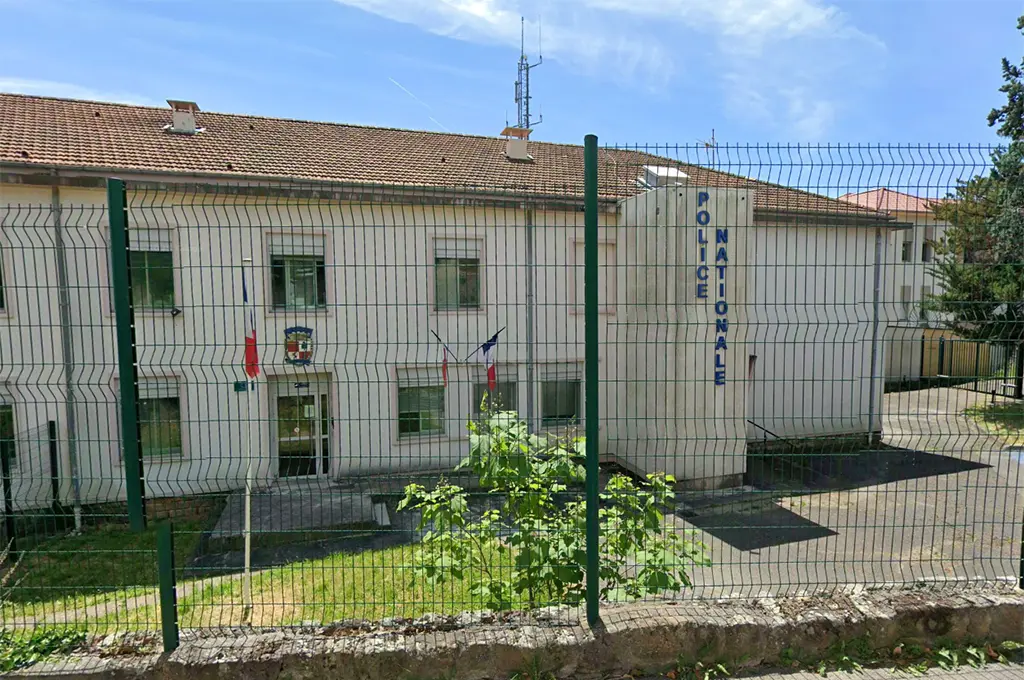 Aubenas : Un policier de 52 ans met fin à ses jours dans la cour du commissariat