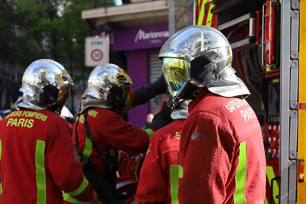 Paris : Un mort et trois blessés graves dans un incendie d'immeuble dans le IXe arrondissement