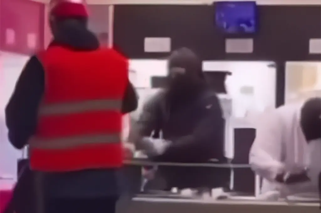 Béziers : Fusil à pompe et marteau, une bijouterie braquée en deux minutes dans un centre commercial