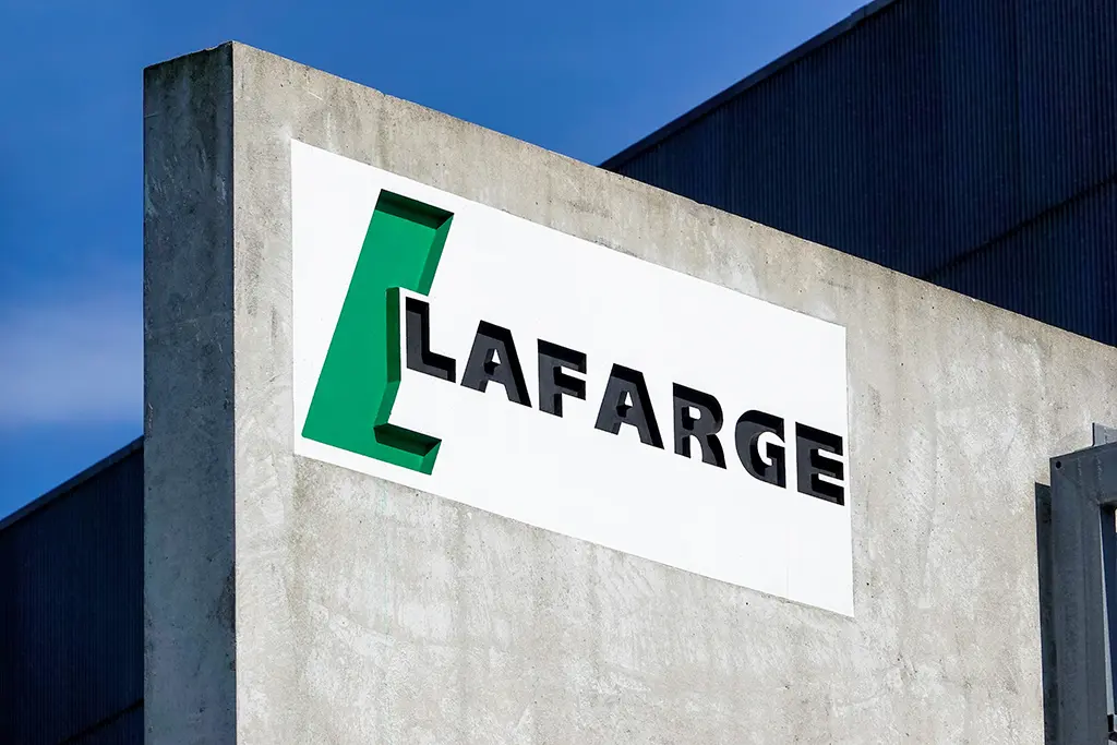 Financement du terrorisme en Syrie : le cimentier Lafarge et huit ex-dirigeants reconnus coupables