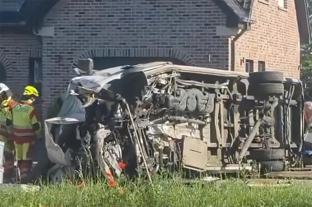 Belgique : Quatre morts dont deux enfants dans la collision entre un minibus scolaire et un train