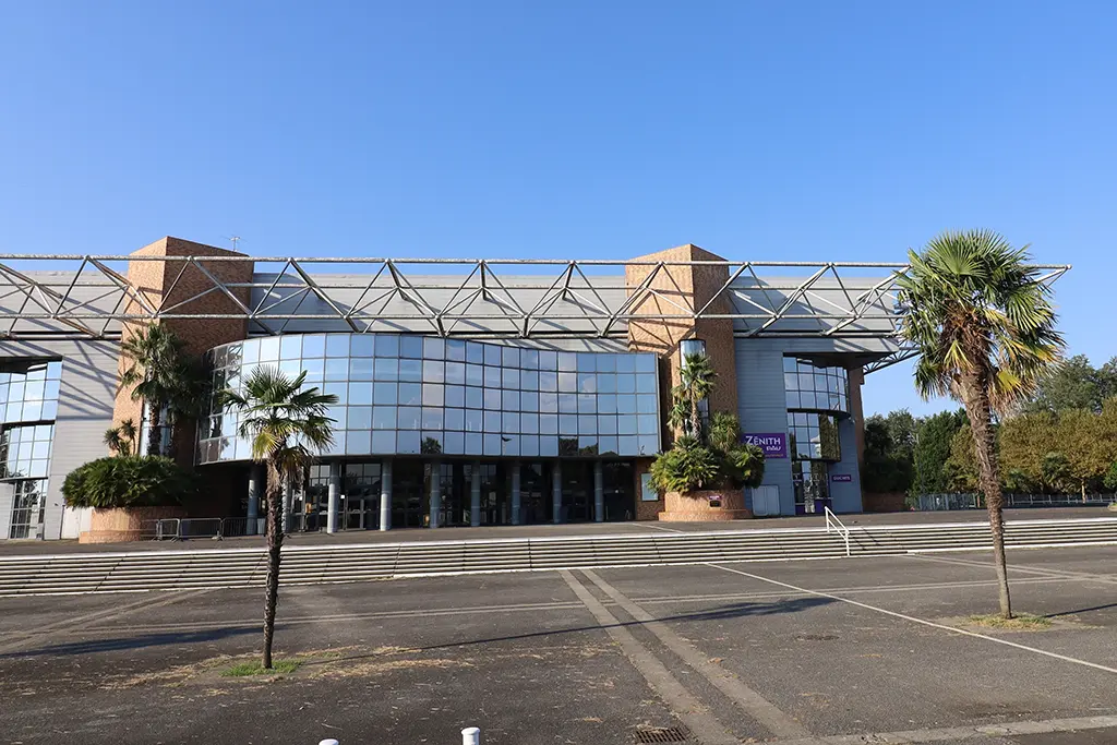 Pau : Un jeune homme de 20 ans poignardé à mort sur le parking du Zénith, trois suspects en garde à vue