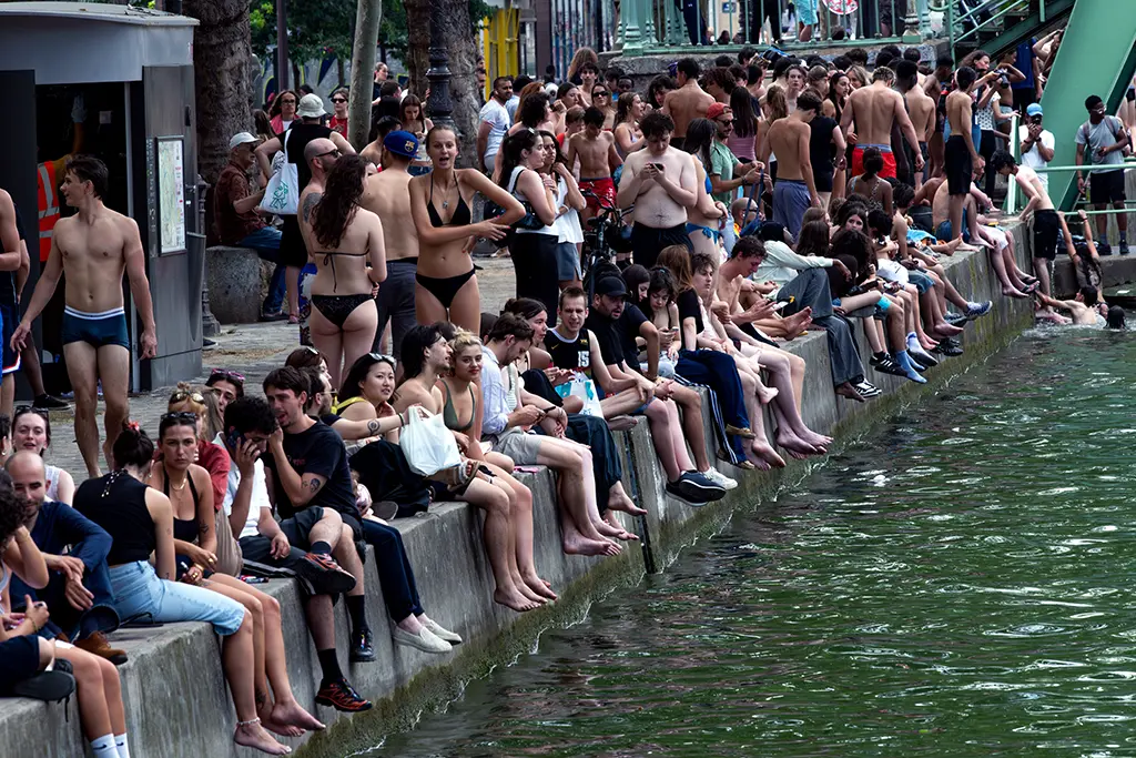 Canicule : 109 morts en 24 heures à Paris, le bilan des noyades grimpe à 74 en France