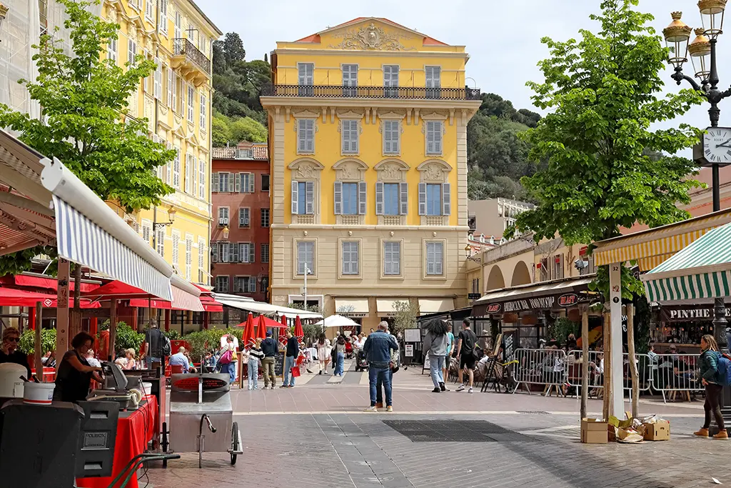 Nice : Il tue de deux coups de poing un homme qui draguait lourdement une jeune femme