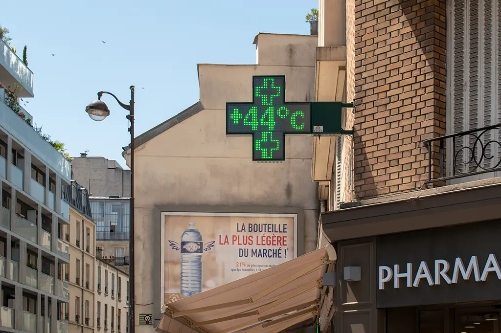 Canicule : La vigilance rouge étendue à 49 départements lundi, jusqu'à 42 °C attendus