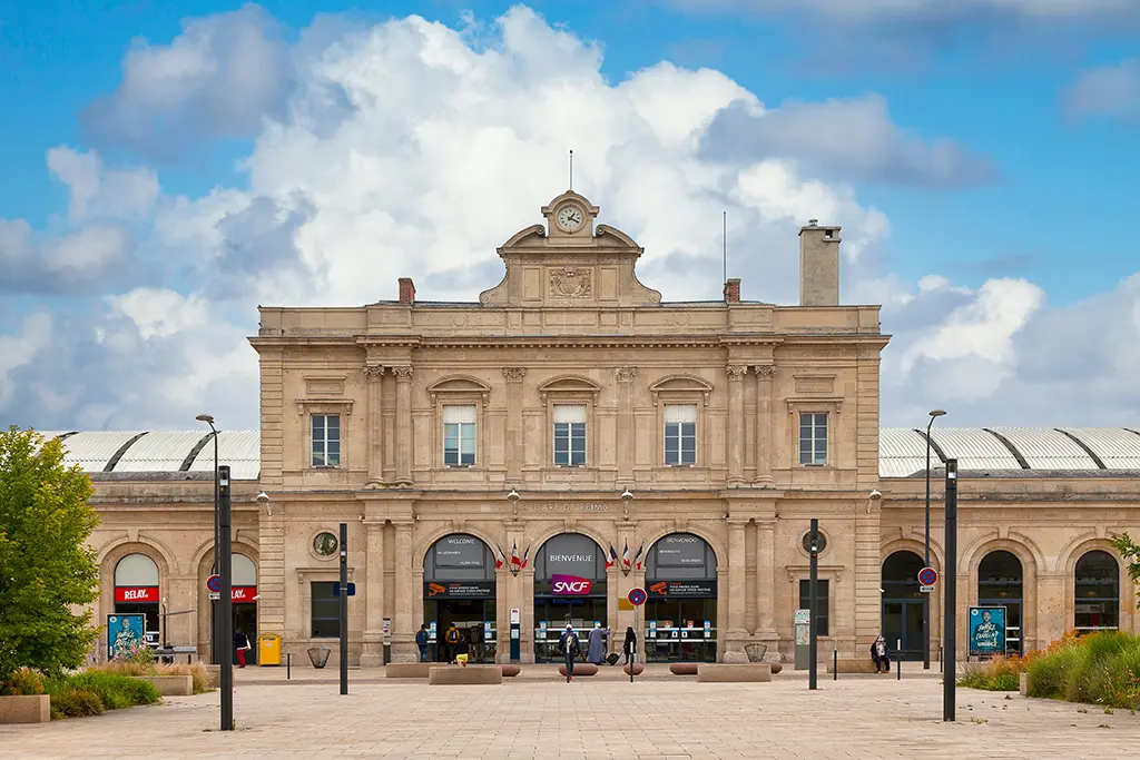 Reims : Une adolescente de 17 ans entre la vie et la mort après douze coups de couteau, son ex-petit ami interpellé