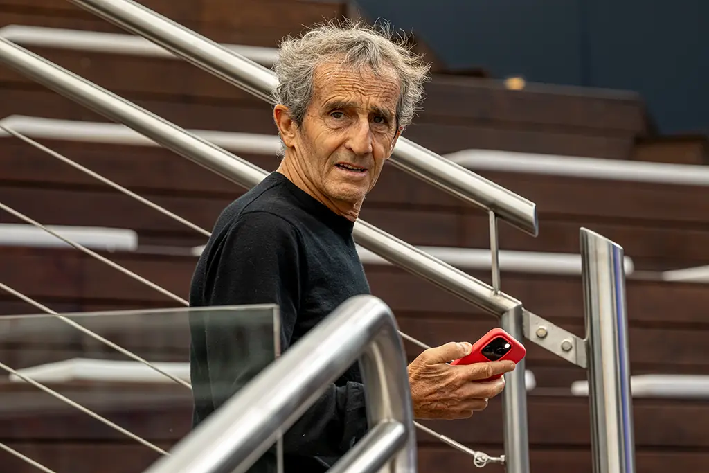 Alain Prost séquestré à son domicile : cinq suspects mis en examen, dont deux mineurs
