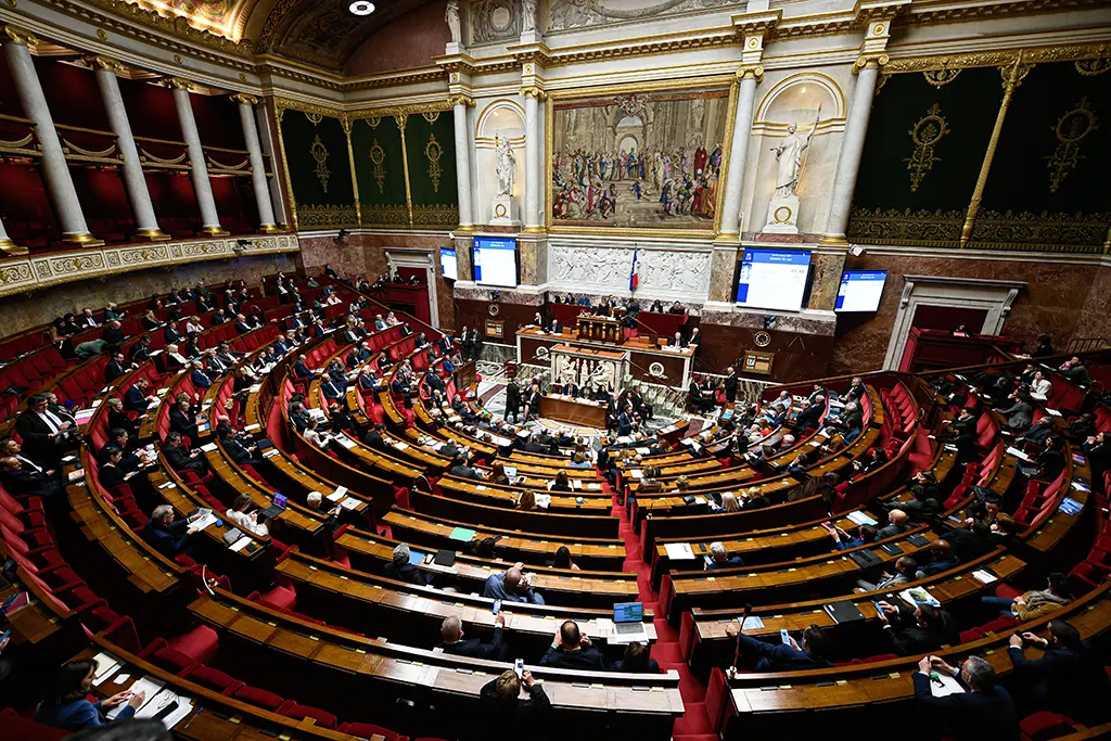 L'Assemblée nationale adopte la présomption d'usage légitime de l'arme pour les policiers et gendarmes