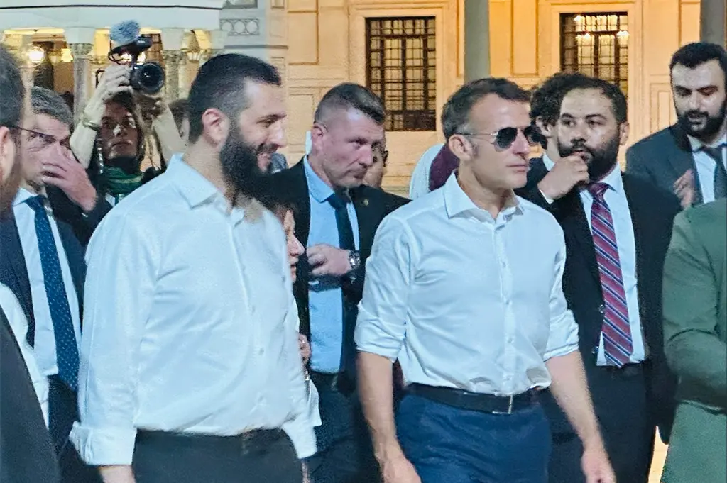 Plusieurs explosions entendues à Damas en Syrie pendant la visite d'Emmanuel Macron