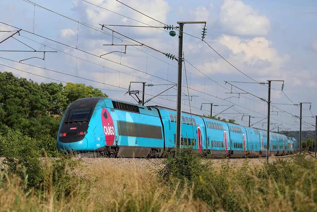 Une adolescente de 15 ans violée sous la menace d'un couteau dans un train Nice-Paris, un suspect écroué