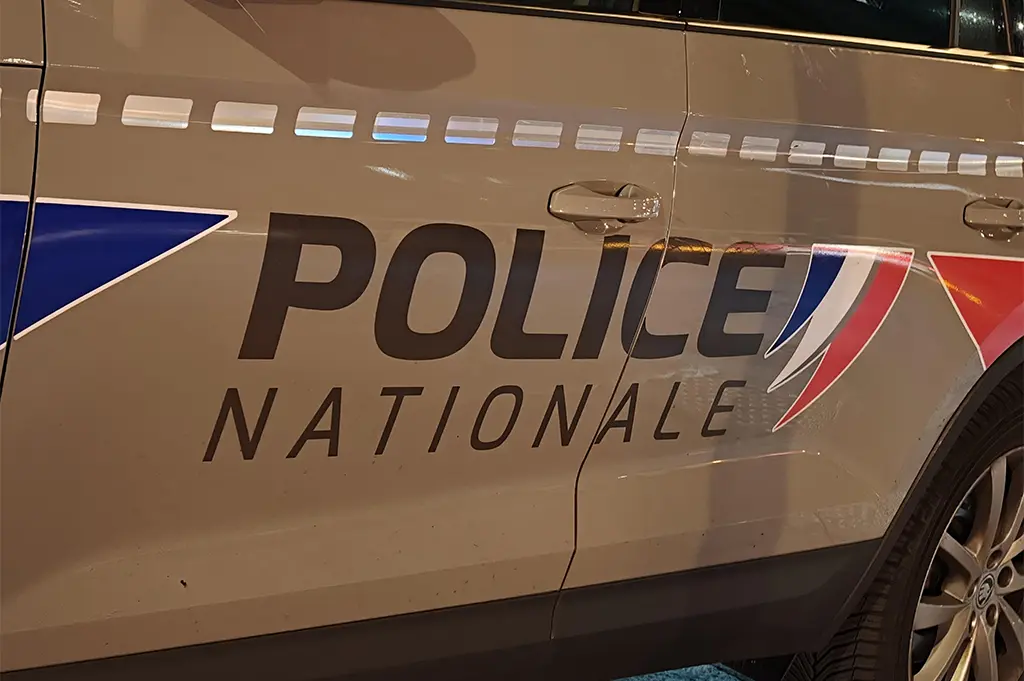 Angoulême : Le corps d'un homme retrouvé avec une plaie par balle près de sa maison en feu
