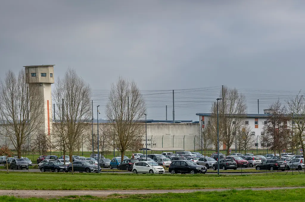 Condé-sur-Sarthe : Un détenu du quartier de lutte contre la criminalité organisée, sous OQTF, autorisé à sortir deux jours