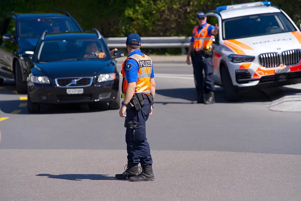 Suisse : Un homme de 43 ans interpellé après les tirs mortels en marge d'une rave party