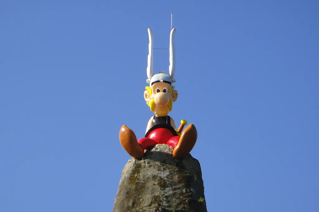 Condamné dans l'affaire Samuel Paty, il retourne en prison après une sortie au Parc Astérix