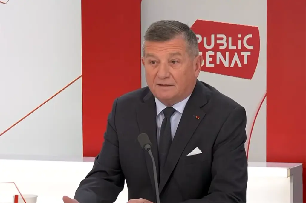 Soupçons de corruption à la Légion d'honneur : un général cinq étoiles placé en garde à vue