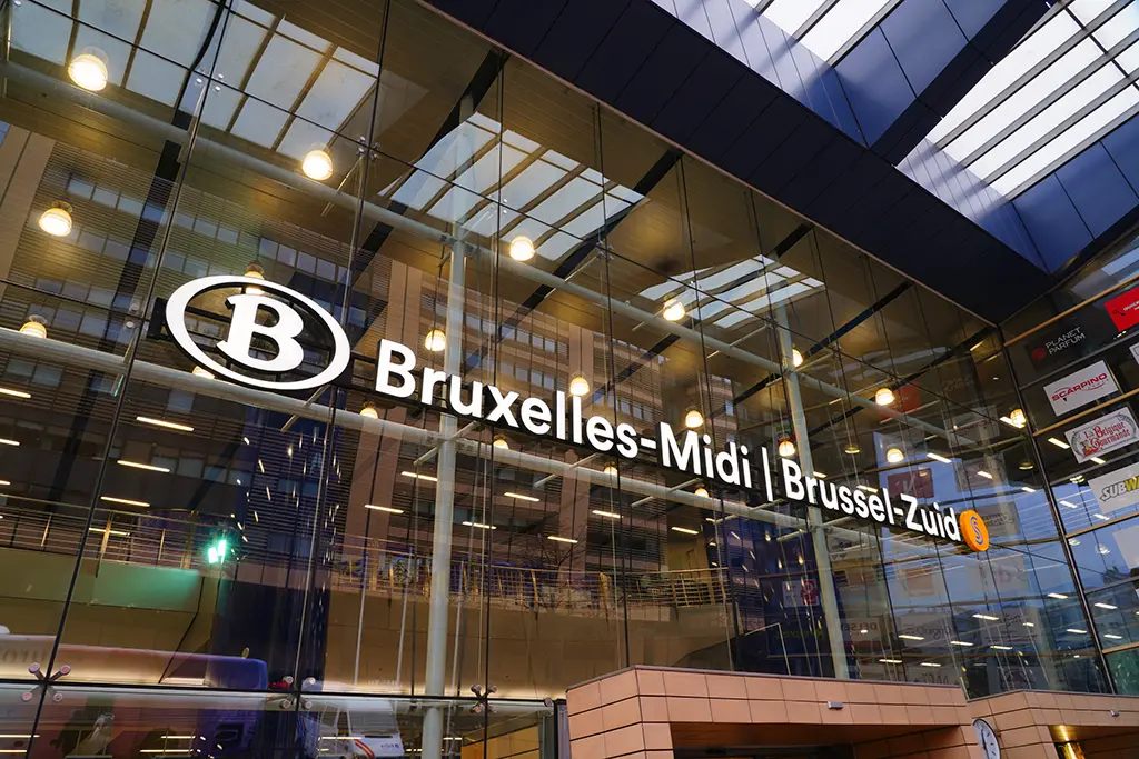 Belgique : Un homme armé d'une Kalachnikov interpellé à la gare de Bruxelles-Midi, il dit venir de Lille