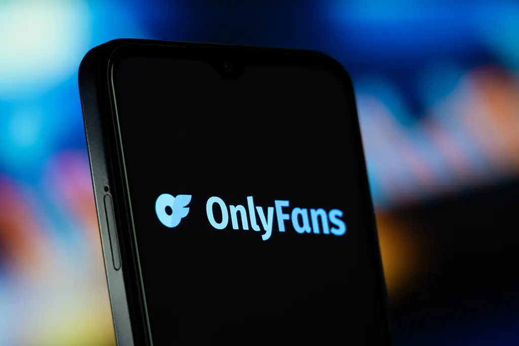 OnlyFans, MYM : Commander une vidéo sexuelle pourrait devenir un délit