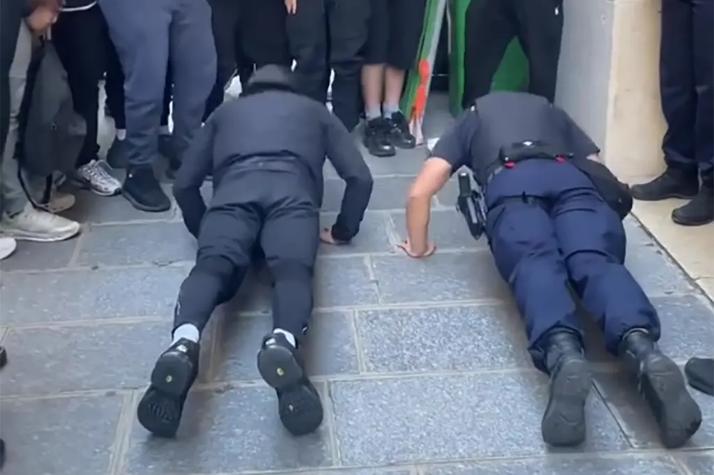 Blocus des lycées : un policier et un lycéen s'affrontent dans un défi de pompes à Paris