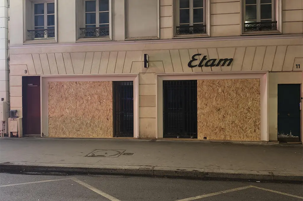 Paris : Agents privés, vitrines protégées, fermeture anticipée… les consignes du préfet aux commerçants avant samedi