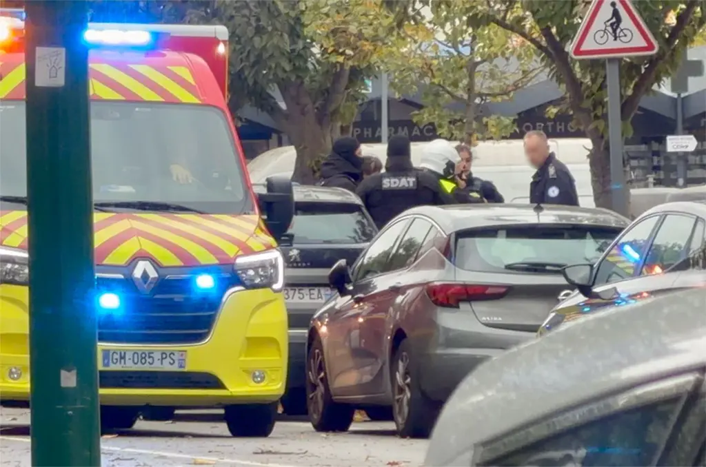 Attaque à Trappes : «Elle s'est fait tirer dessus par un lâche», la mère de la fillette de 12 ans grièvement blessée témoigne